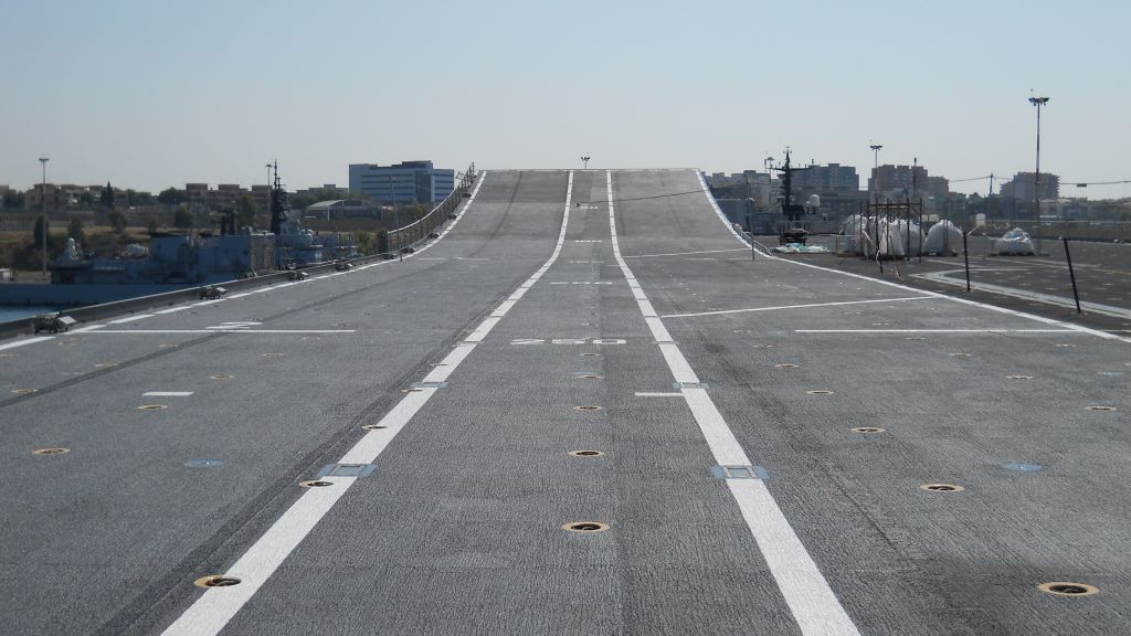 Marine paints - No skid